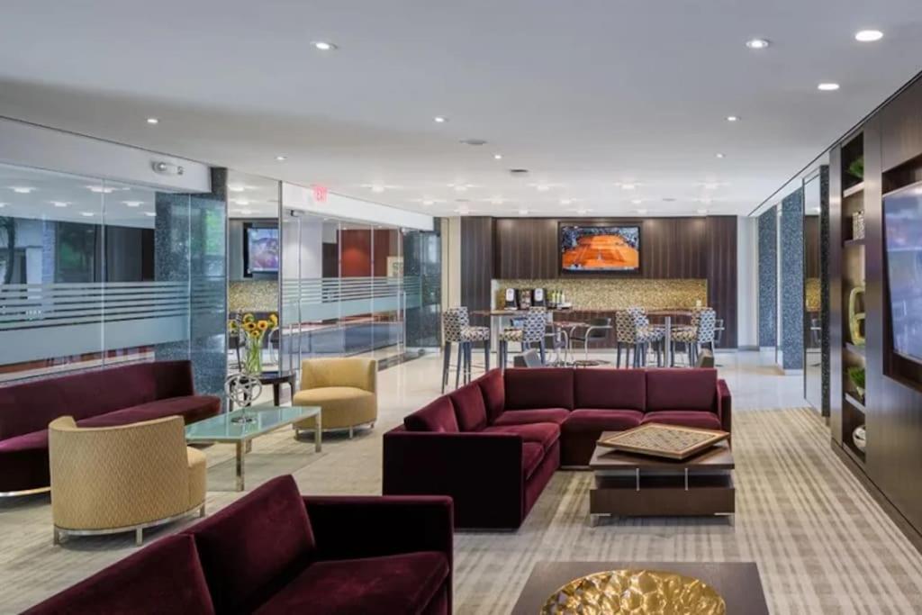 Modern Apartment At Crystal City Арлингтън Екстериор снимка