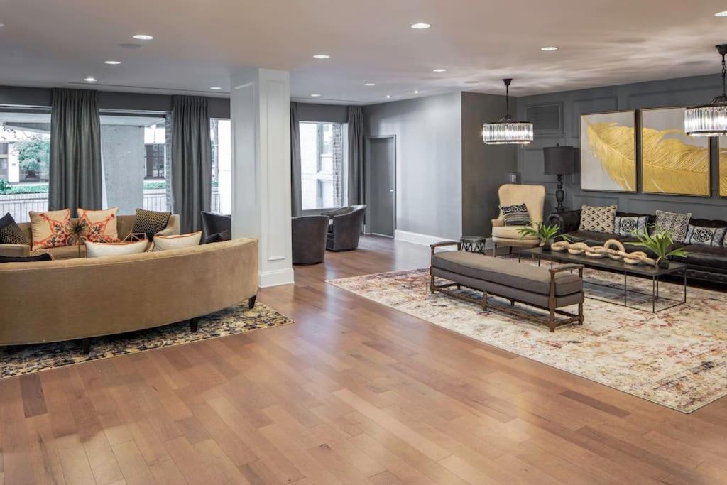 Modern Apartment At Crystal City Арлингтън Екстериор снимка