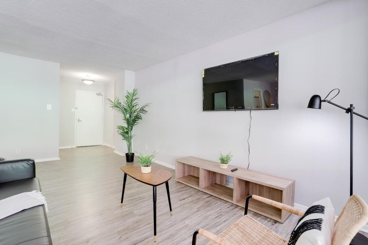 Modern Apartment At Crystal City Арлингтън Екстериор снимка